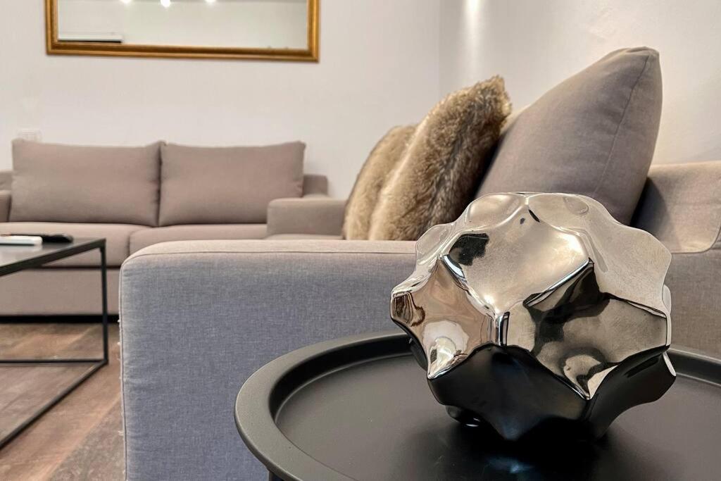 53° Bs Skanderbeg City Center Comfort ティラナ エクステリア 写真