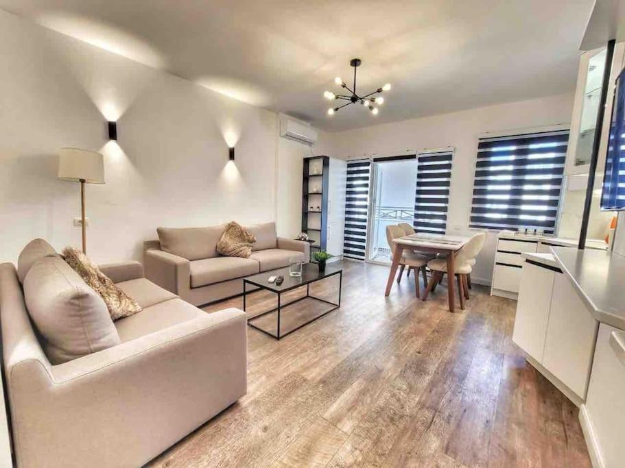 53° Bs Skanderbeg City Center Comfort ティラナ エクステリア 写真