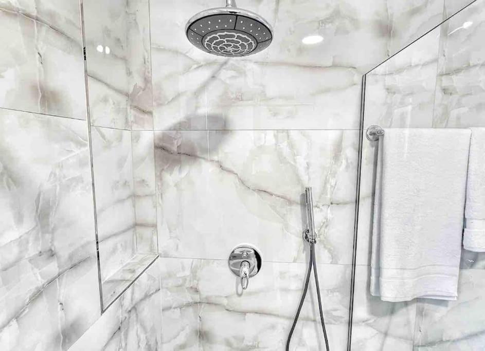 53° Bs Skanderbeg City Center Comfort ティラナ エクステリア 写真