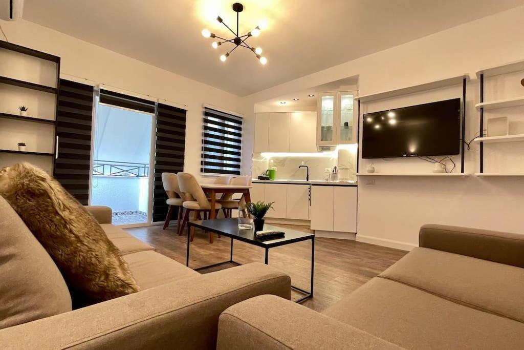 53° Bs Skanderbeg City Center Comfort ティラナ エクステリア 写真