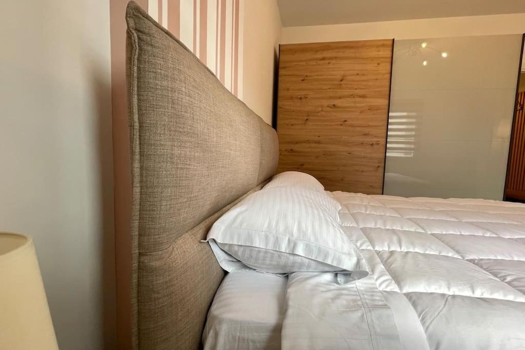 53° Bs Skanderbeg City Center Comfort ティラナ エクステリア 写真